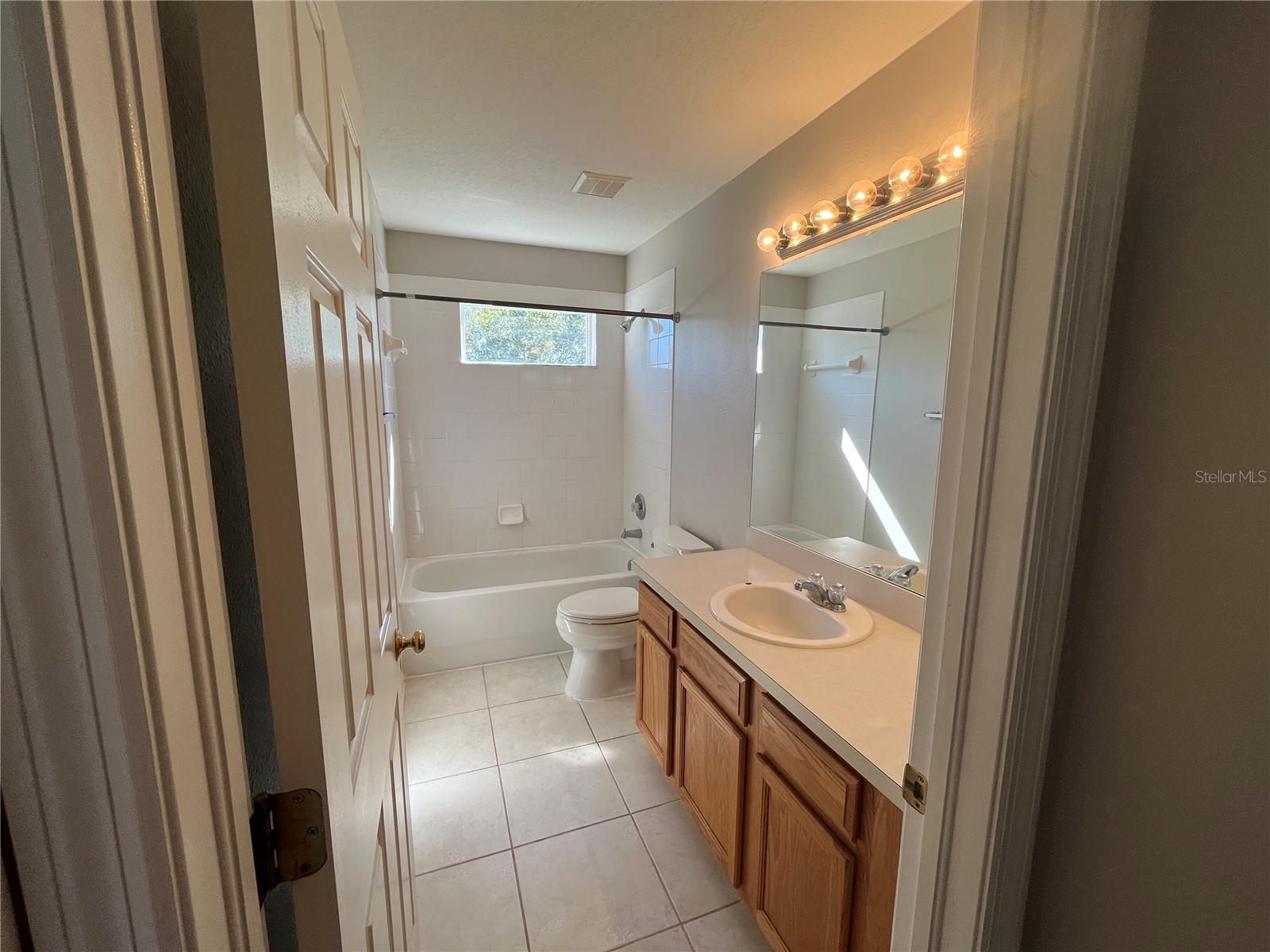 Image 24 of 33 For 17930 Cunningham Court