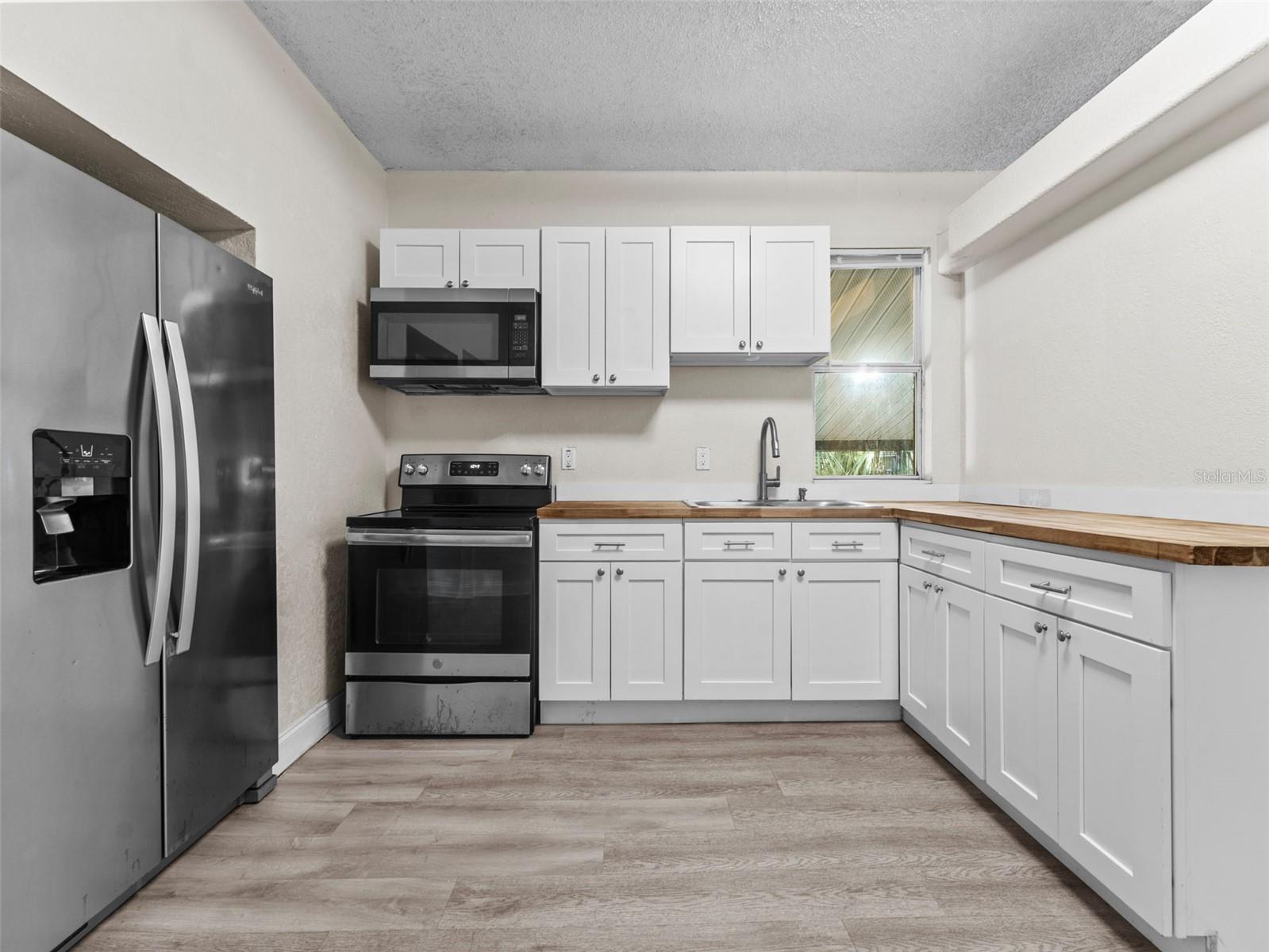 Image 9 of 34 For 8210 Klondyke Street 1