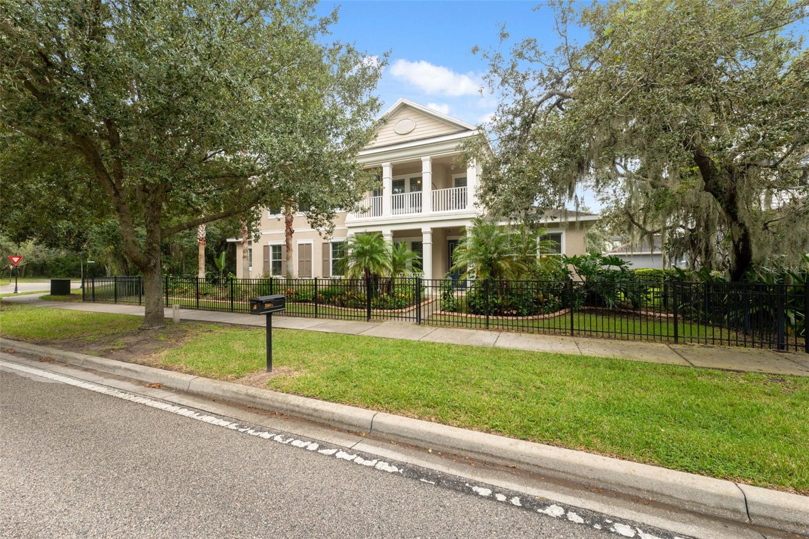 Image 4 of 88 For 5906 Fishhawk Crossing Boulevard