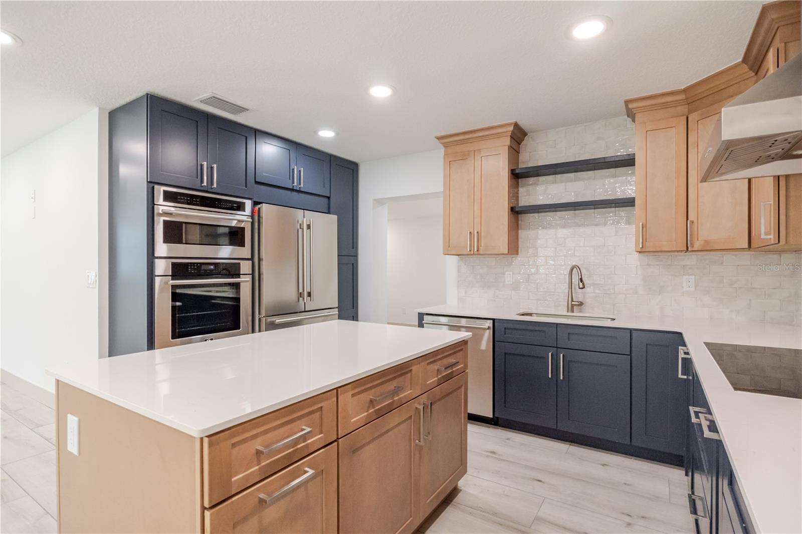 Image 10 of 41 For 4712 Bay Avenue