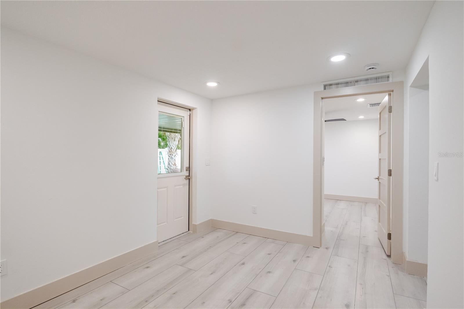 Image 12 of 41 For 4712 Bay Avenue