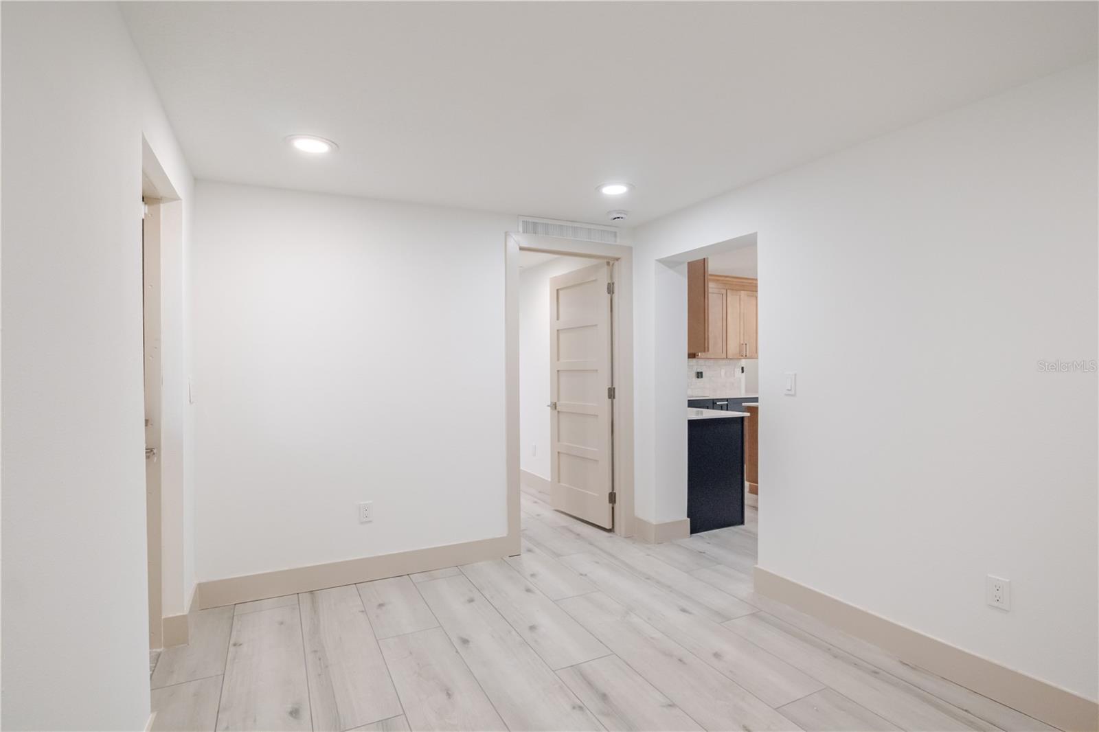 Image 13 of 41 For 4712 Bay Avenue