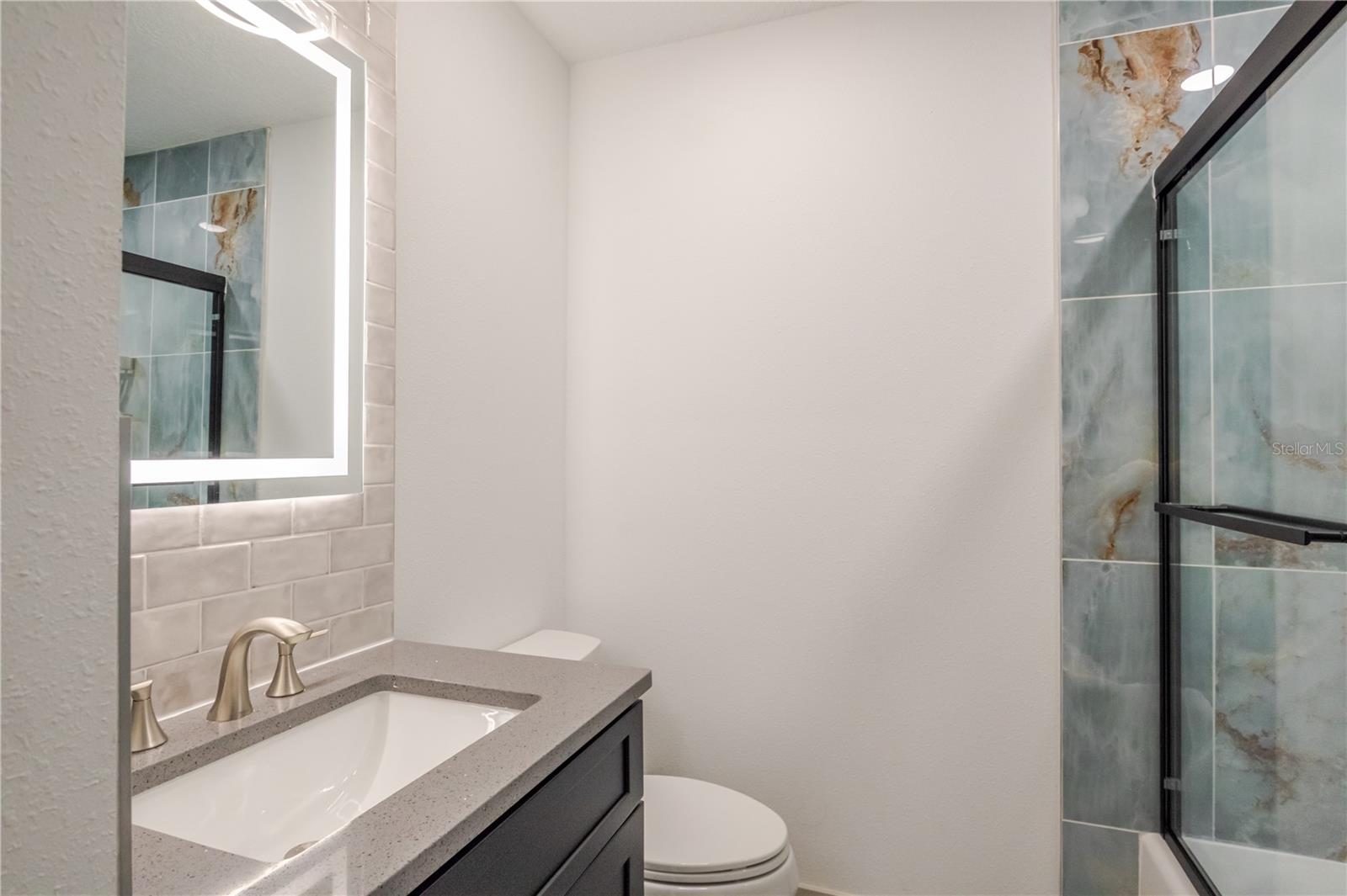 Image 17 of 41 For 4712 Bay Avenue