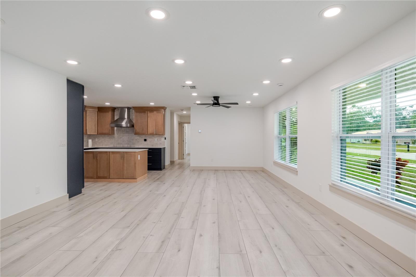 Image 3 of 41 For 4712 Bay Avenue