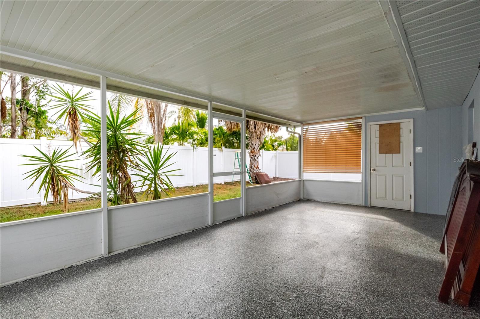 Image 32 of 41 For 4712 Bay Avenue