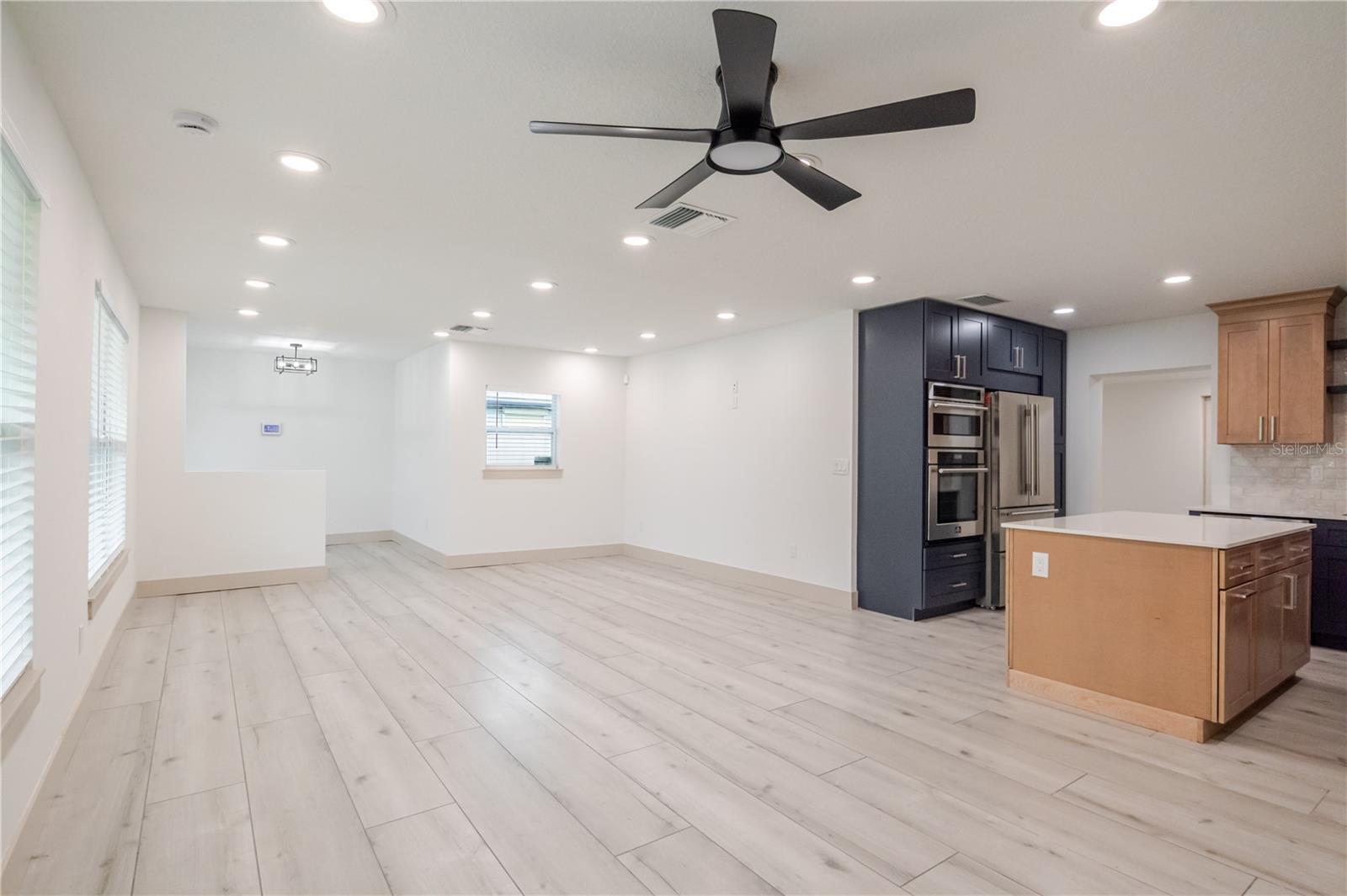 Image 6 of 41 For 4712 Bay Avenue