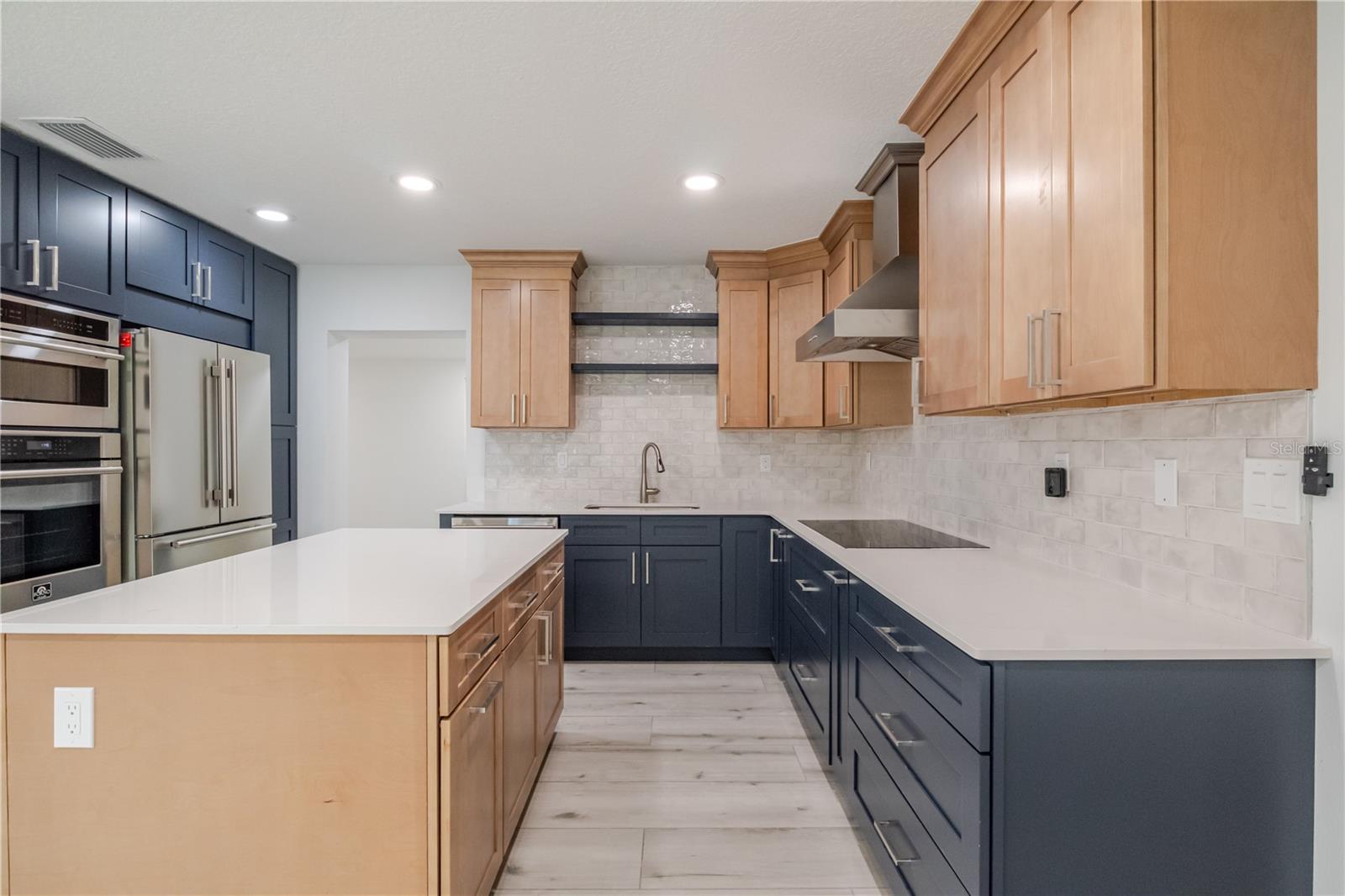 Image 7 of 41 For 4712 Bay Avenue