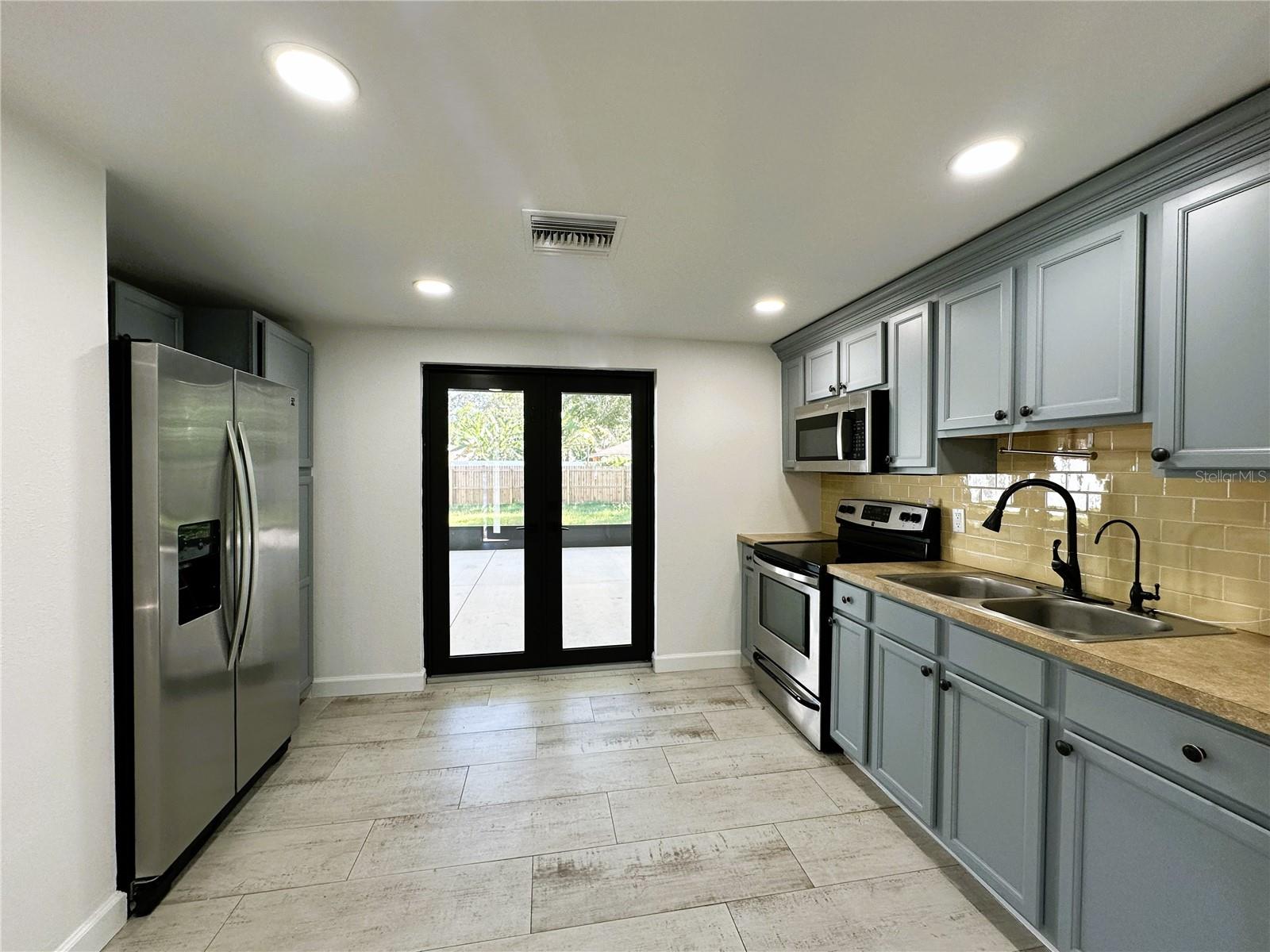 Image 11 of 30 For 6507 Elliot Drive