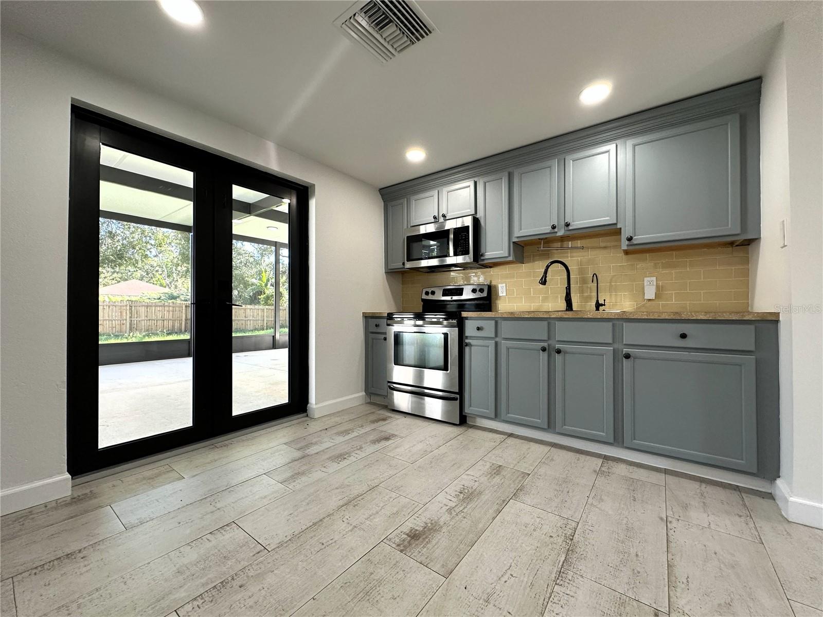 Image 13 of 30 For 6507 Elliot Drive