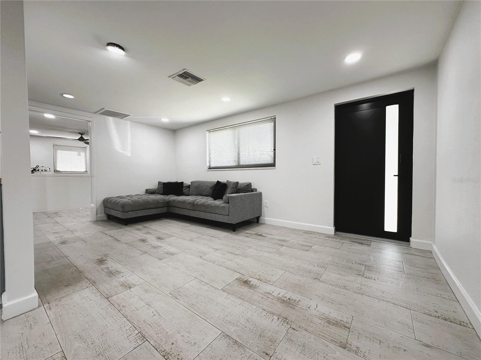 Image 5 of 30 For 6507 Elliot Drive