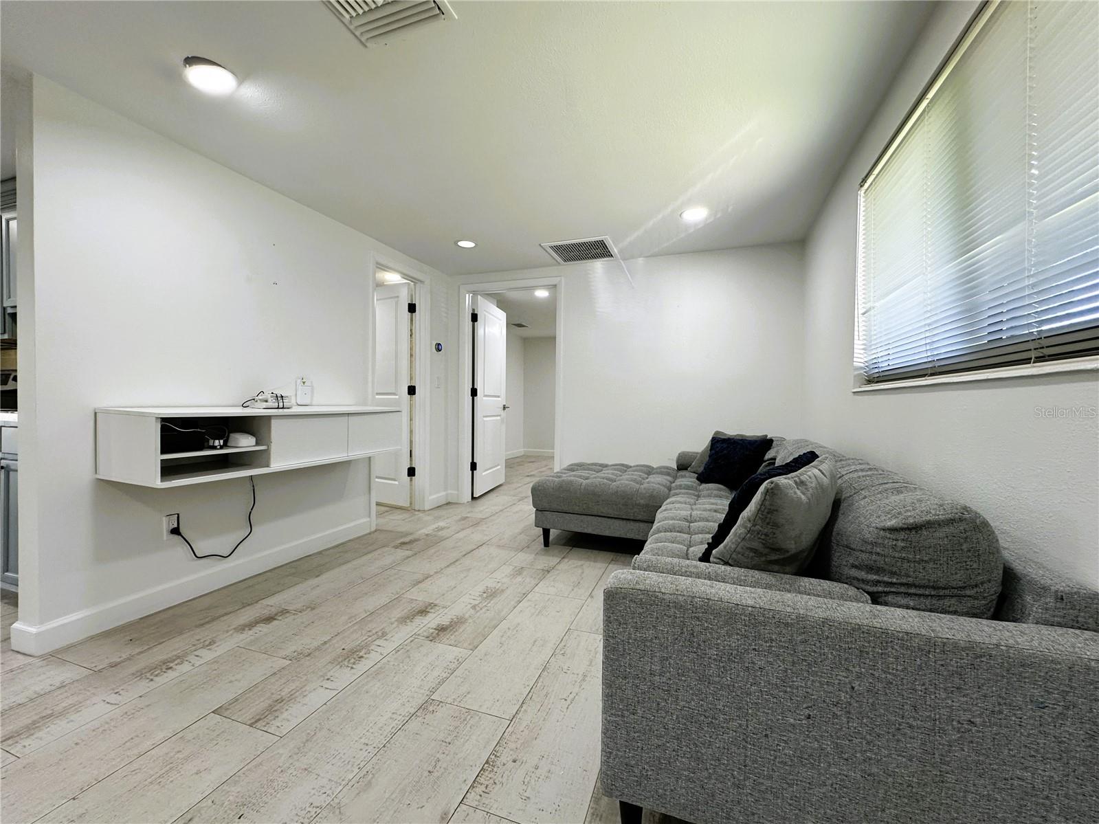 Image 7 of 30 For 6507 Elliot Drive