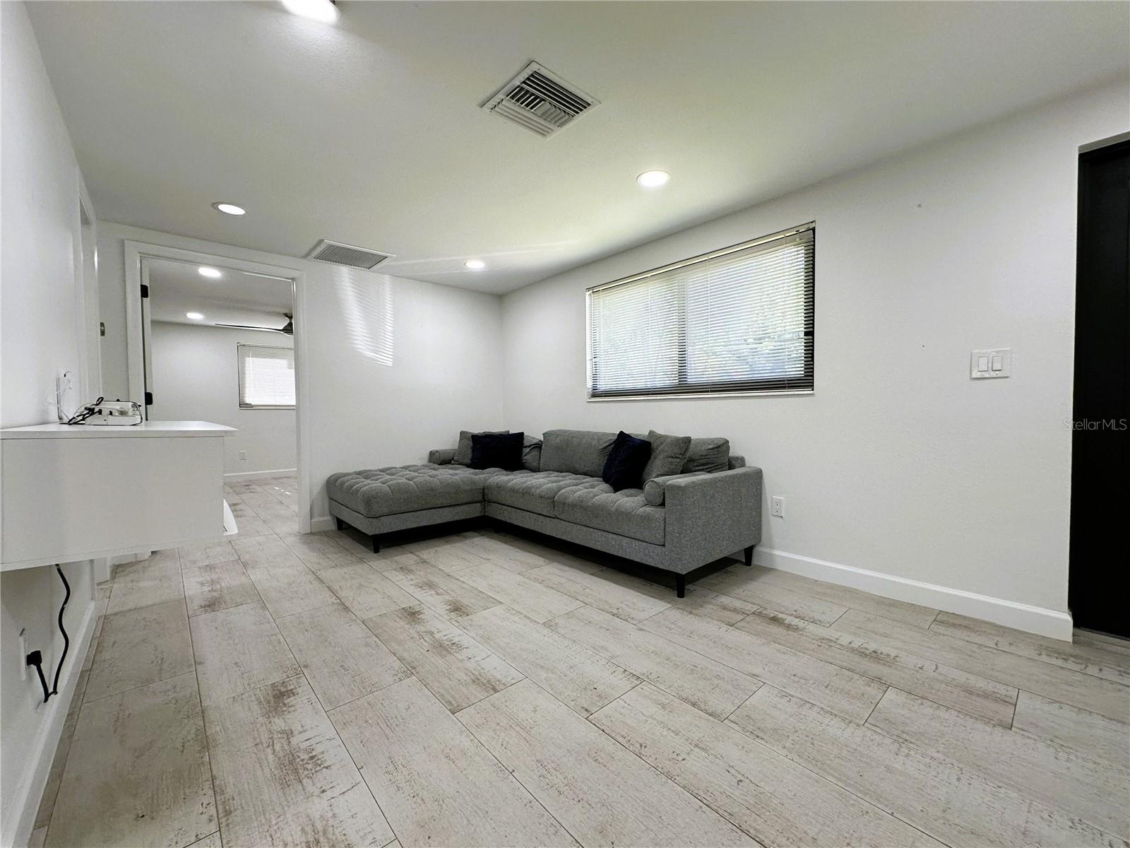 Image 8 of 30 For 6507 Elliot Drive