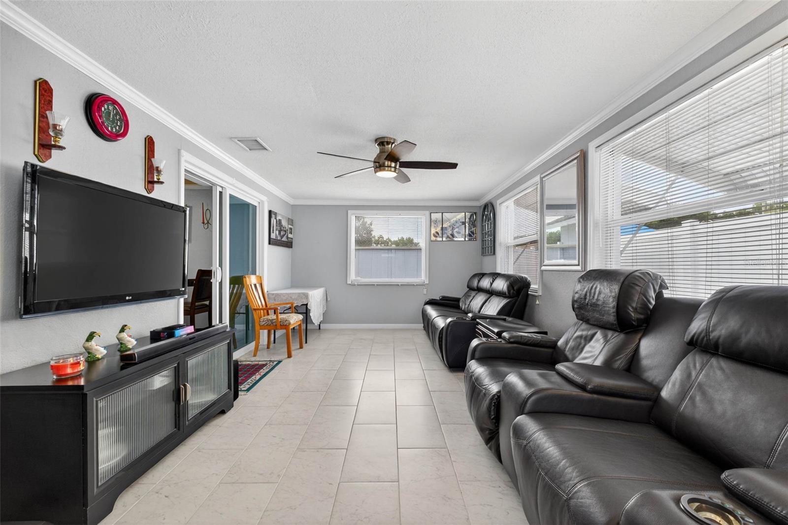 Image 33 of 69 For 8502 Willow Forest Court