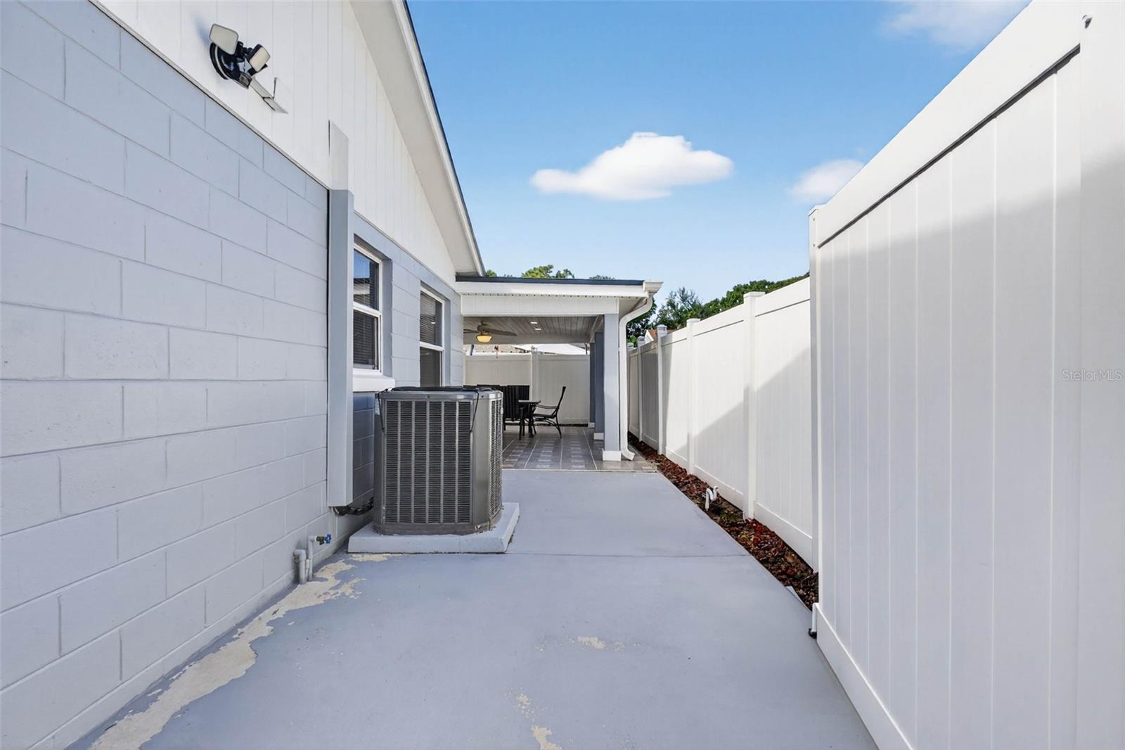 Image 46 of 69 For 8502 Willow Forest Court