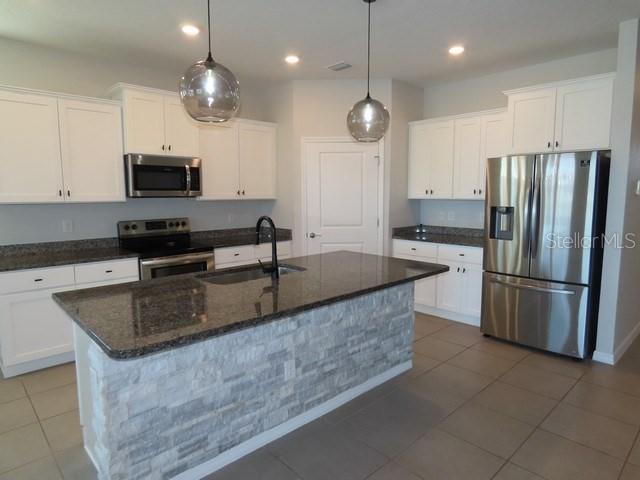 Image 15 of 39 For 4024 Mossy Limb Court