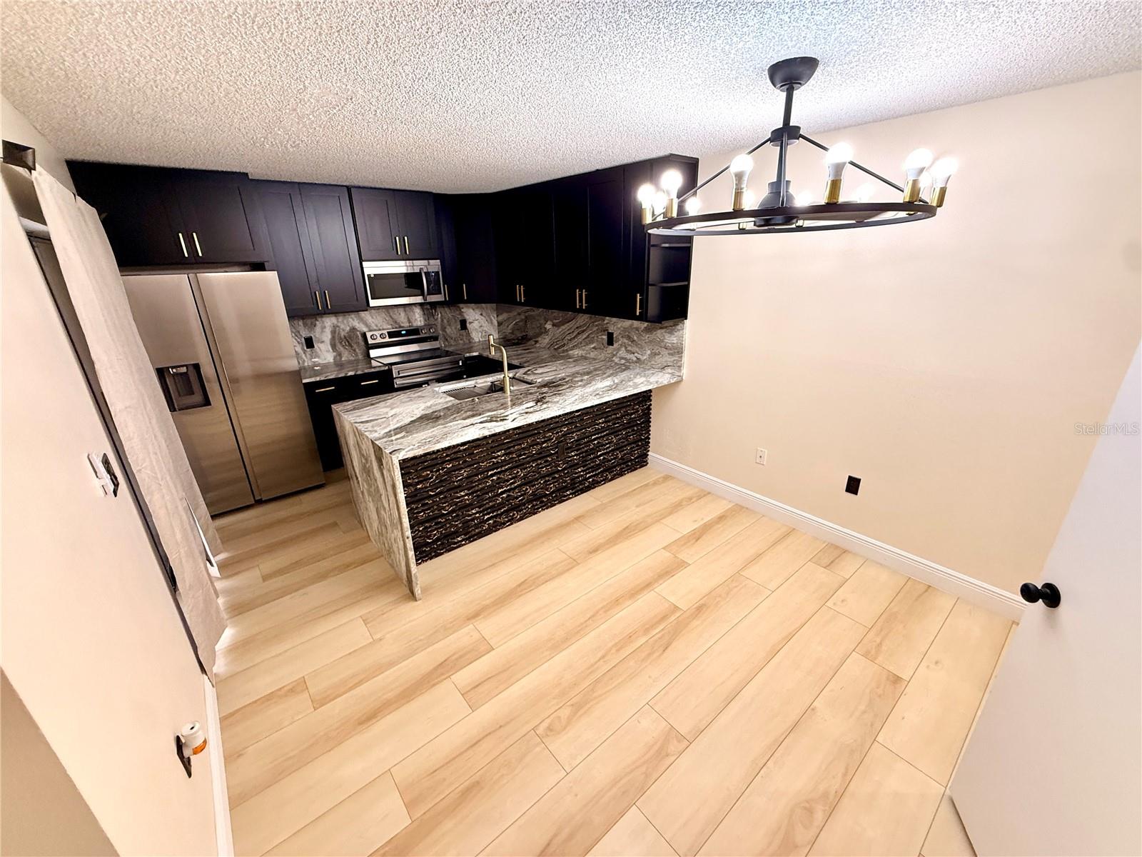 Image 21 of 58 For 2706 5th Court 66a