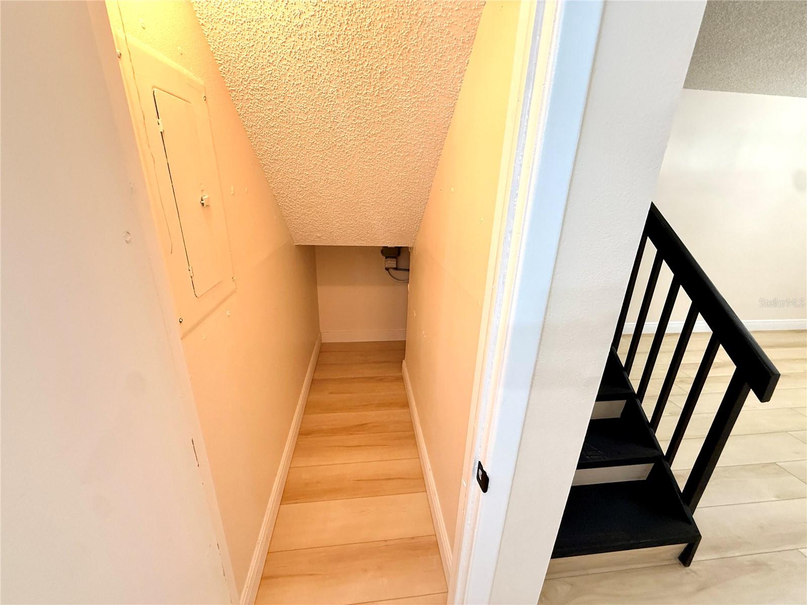 Image 30 of 58 For 2706 5th Court 66a