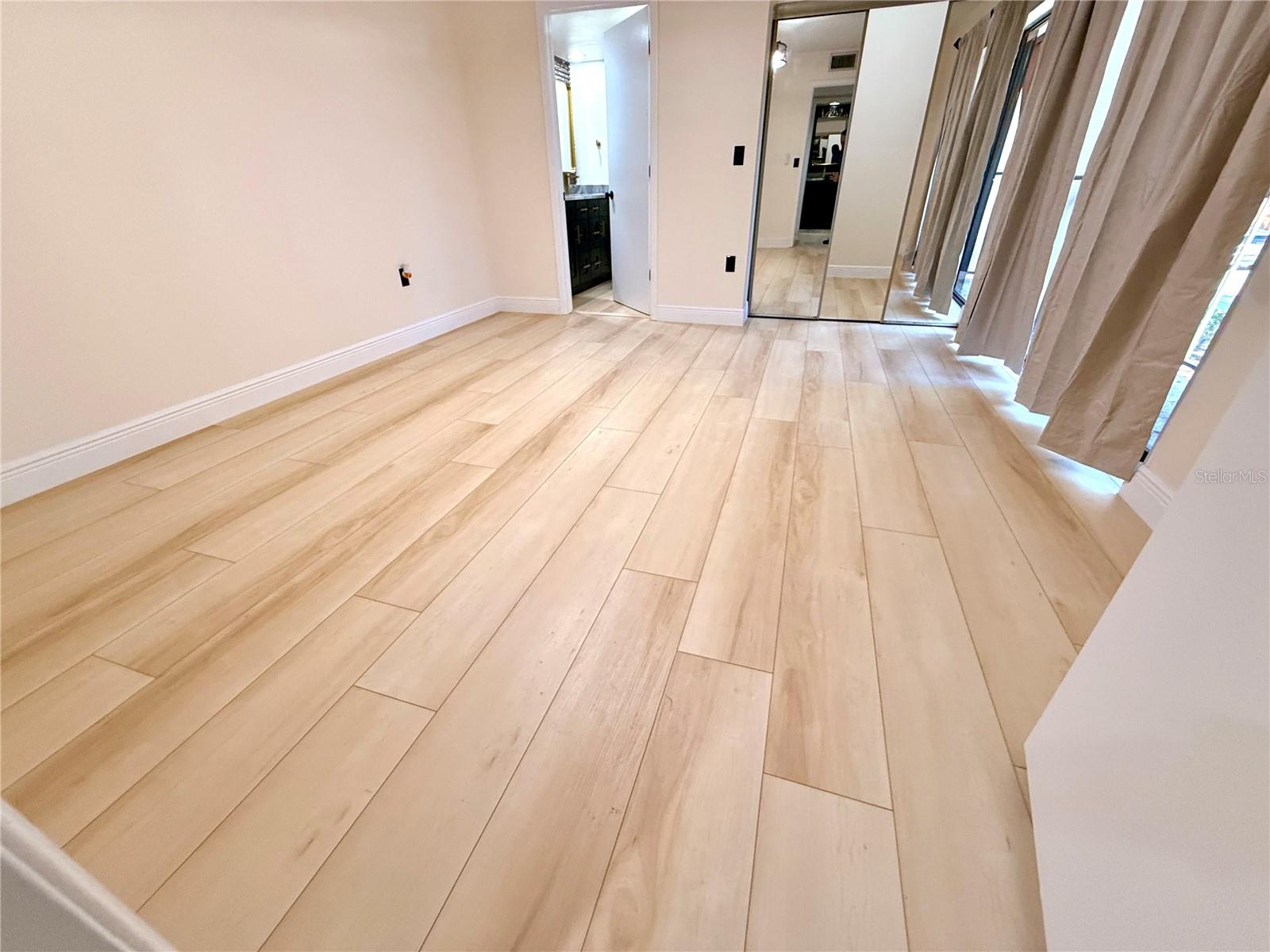 Image 41 of 58 For 2706 5th Court 66a