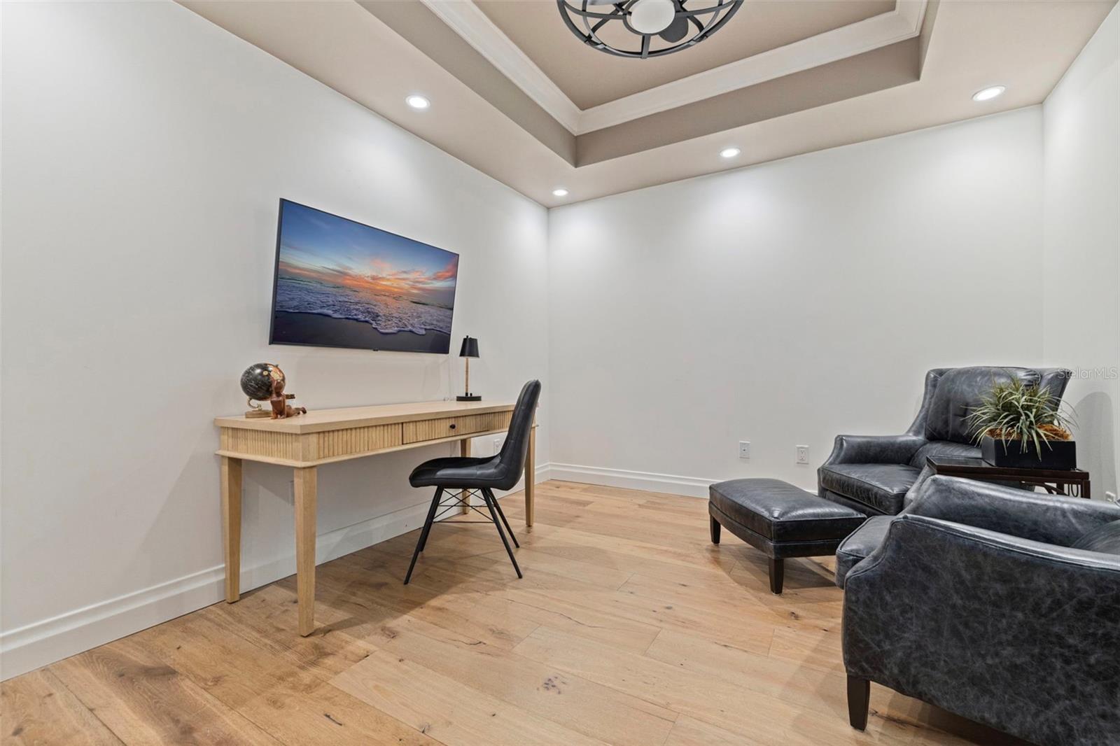 Image 19 of 37 For 650 Collany Road 503