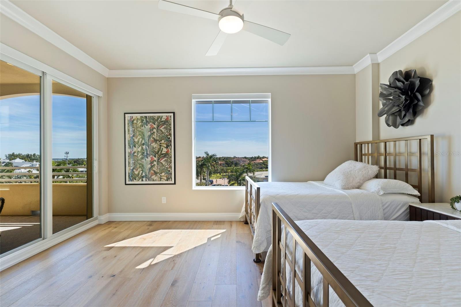 Image 20 of 37 For 650 Collany Road 503