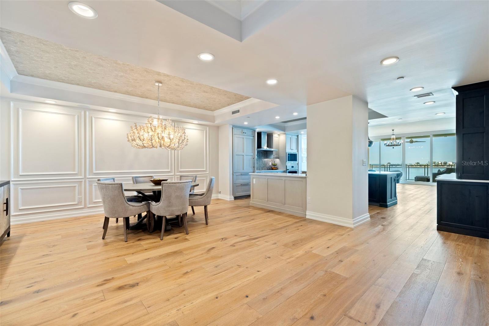 Image 4 of 37 For 650 Collany Road 503