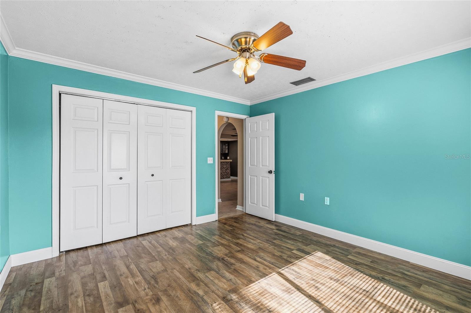 Image 26 of 39 For 7415 Lake Forest Circle