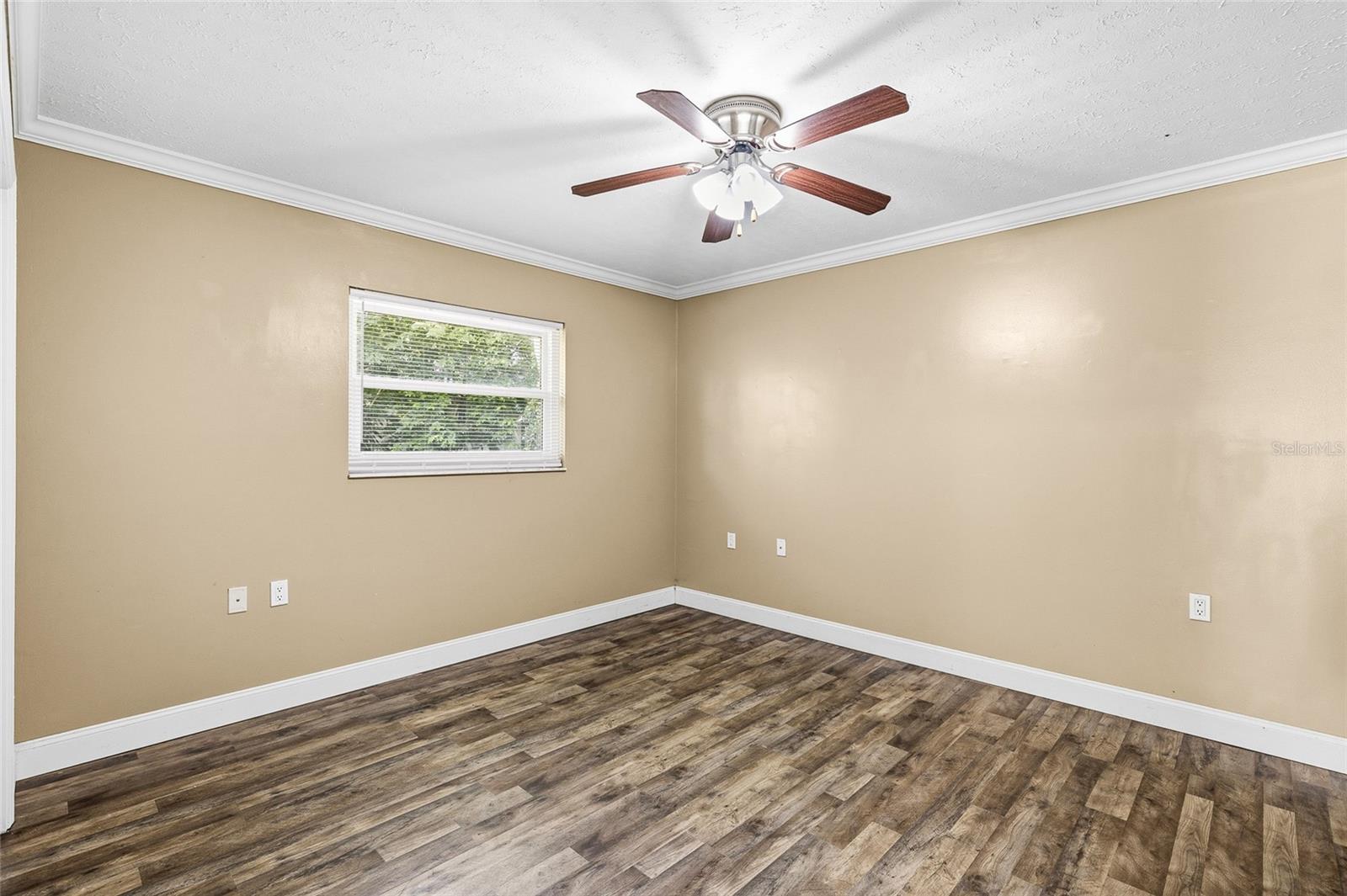 Image 28 of 39 For 7415 Lake Forest Circle