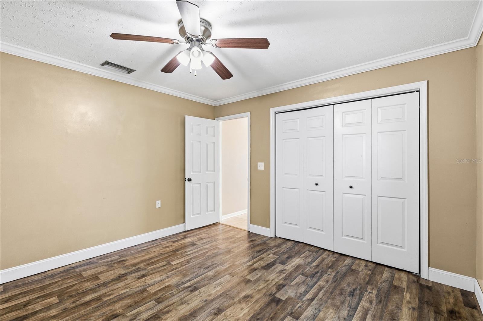 Image 29 of 39 For 7415 Lake Forest Circle