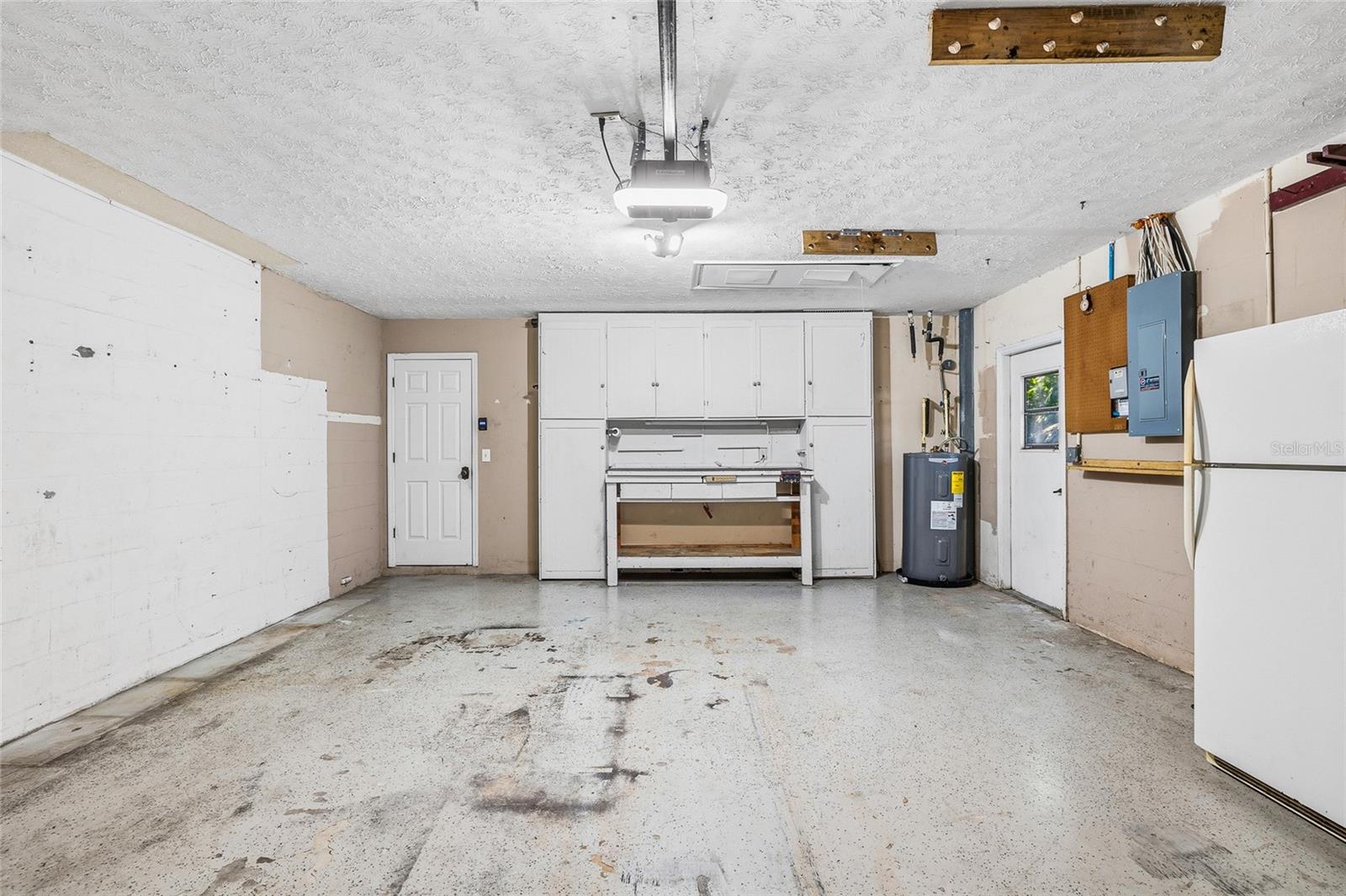 Image 31 of 39 For 7415 Lake Forest Circle