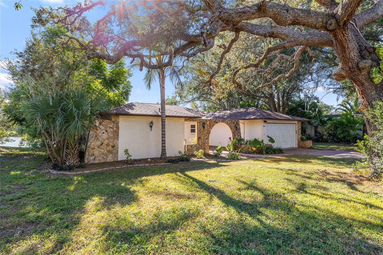 Image 4 of 39 For 7415 Lake Forest Circle