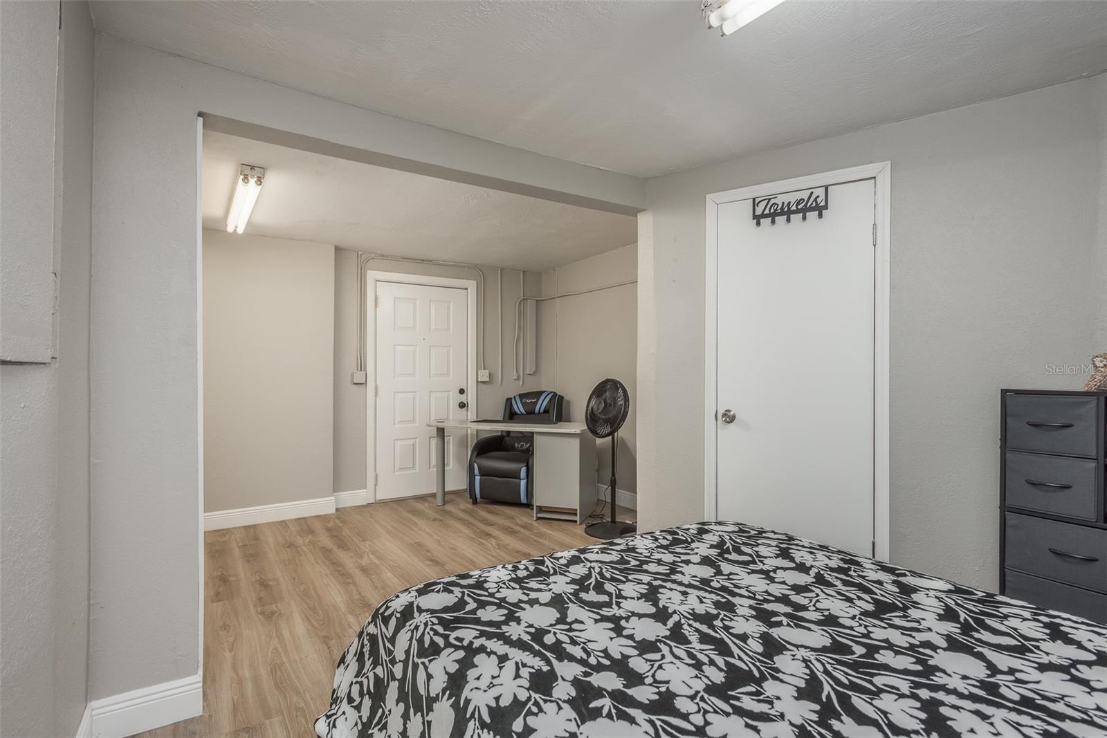 Image 18 of 33 For 8906 Catalina Drive