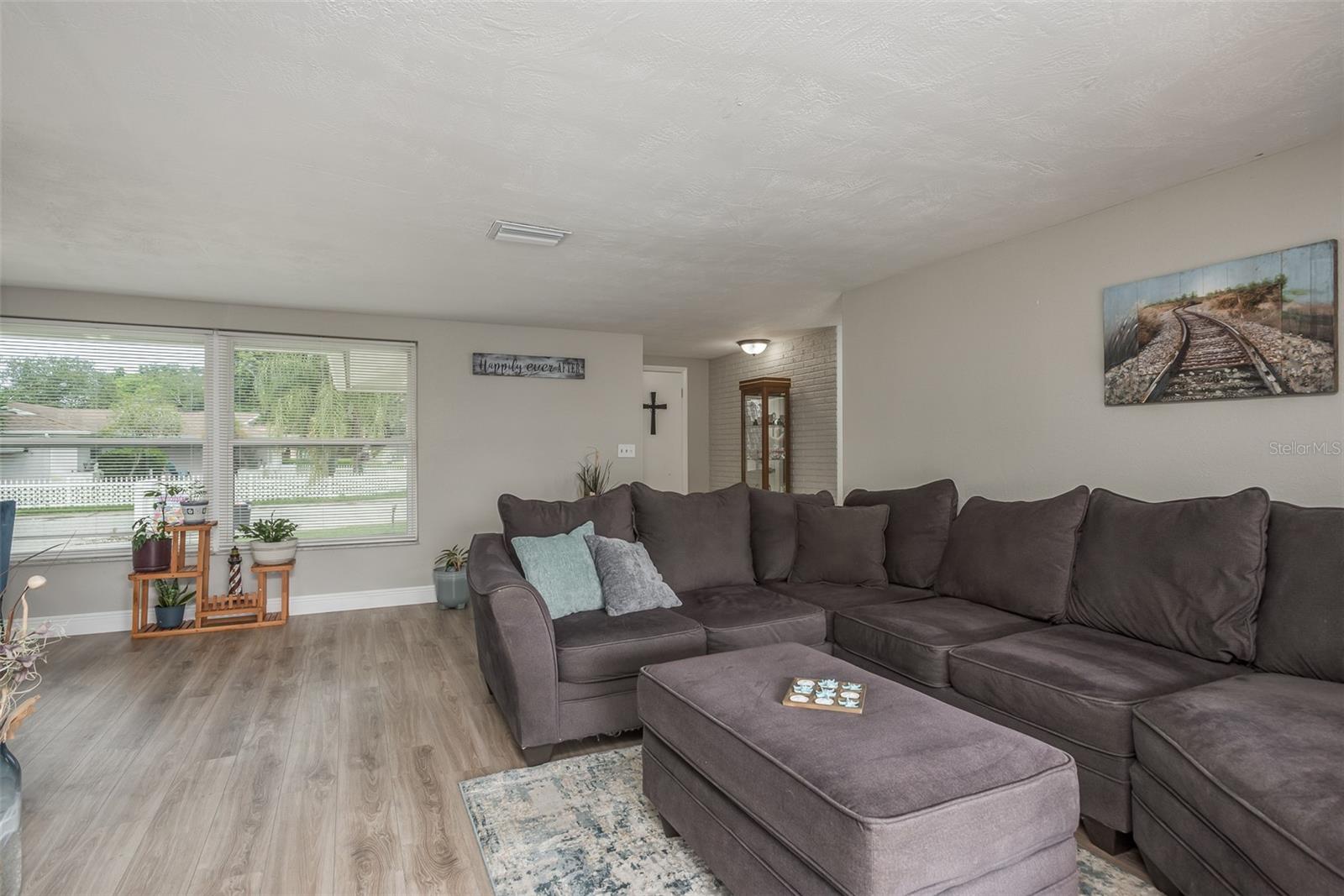 Image 4 of 33 For 8906 Catalina Drive