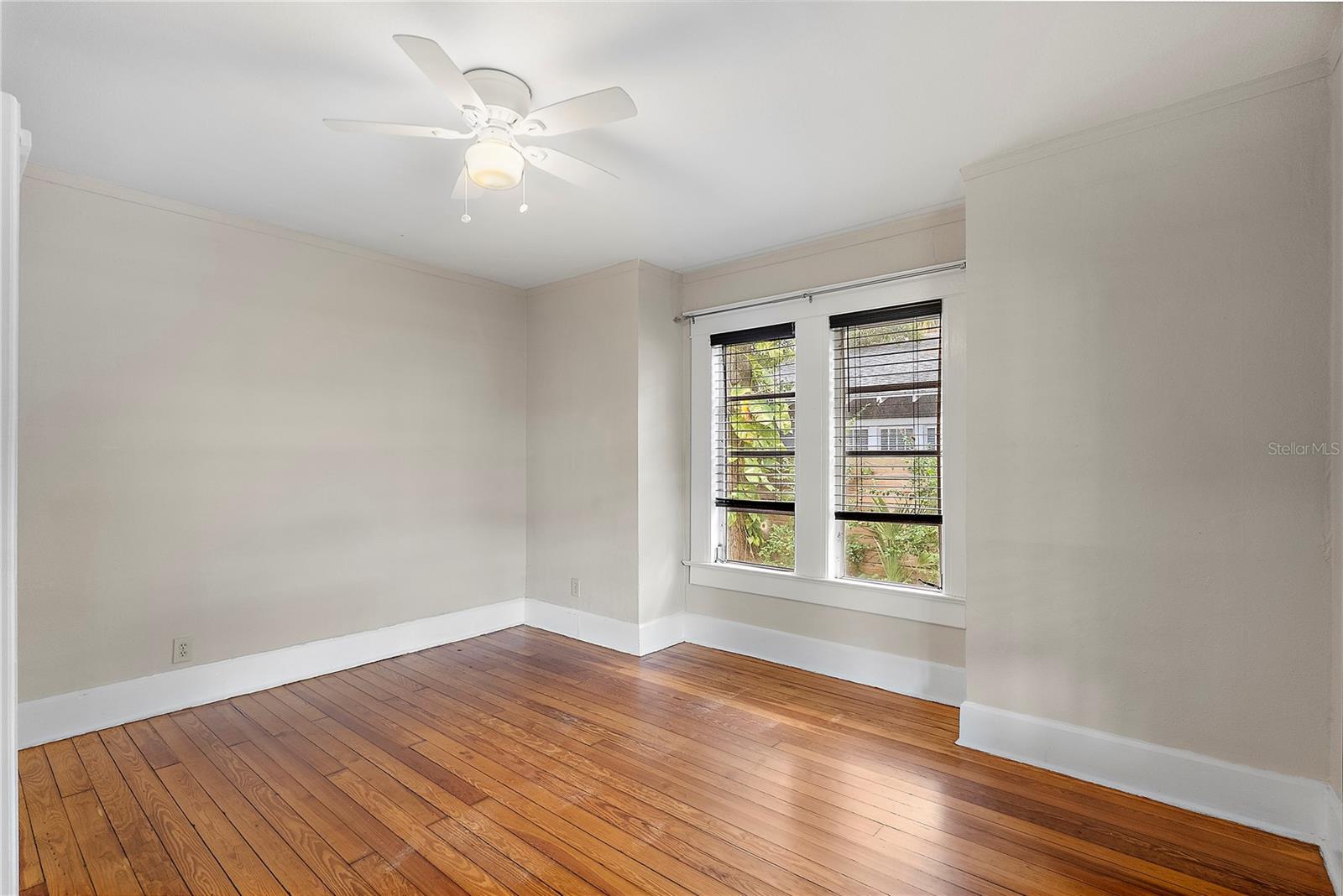 Image 11 of 31 For 130 17th Avenue N