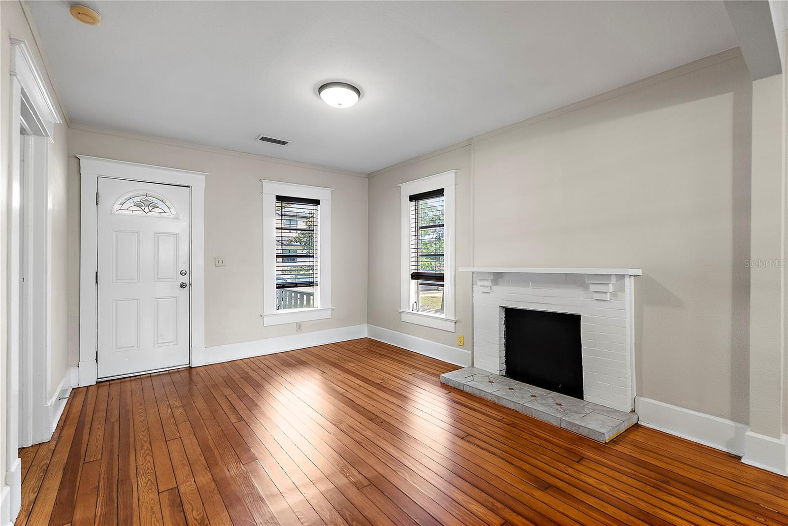 Image 8 of 31 For 130 17th Avenue N