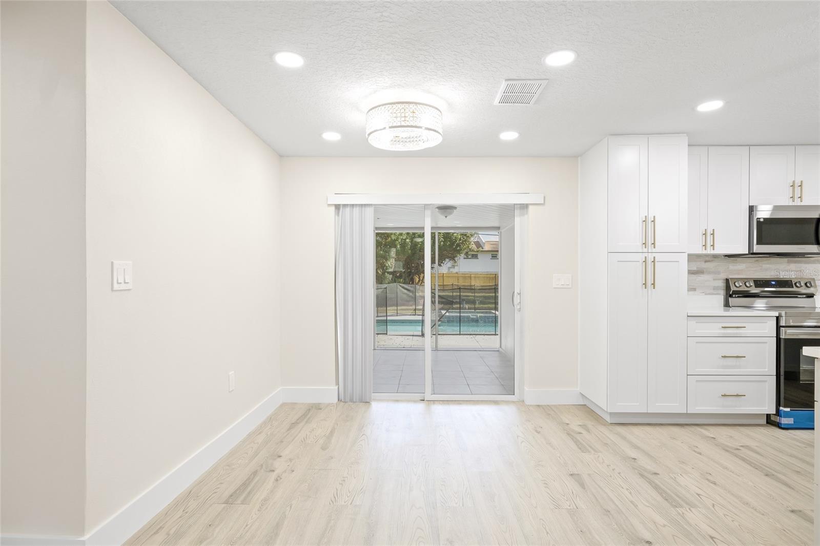 Image 12 of 47 For 70 Horton Circle