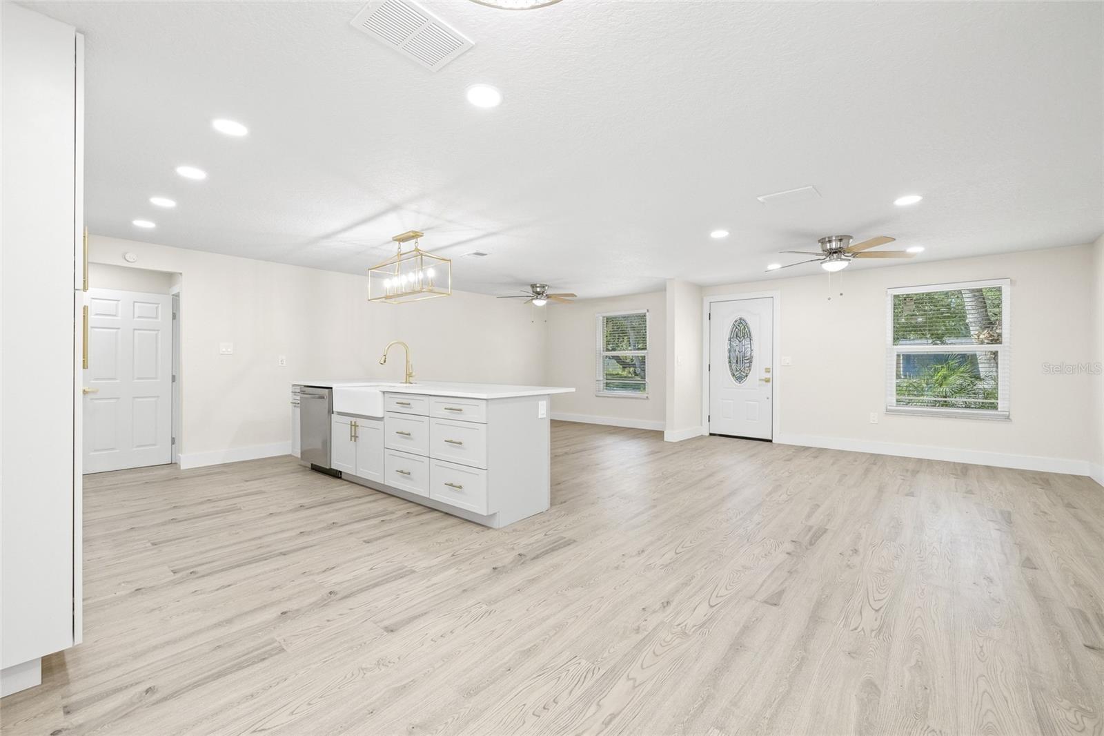 Image 13 of 47 For 70 Horton Circle