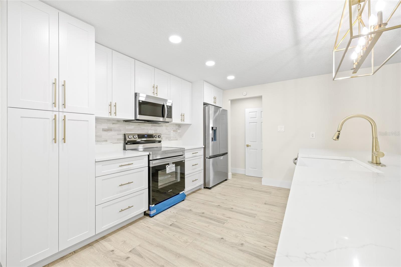 Image 14 of 47 For 70 Horton Circle