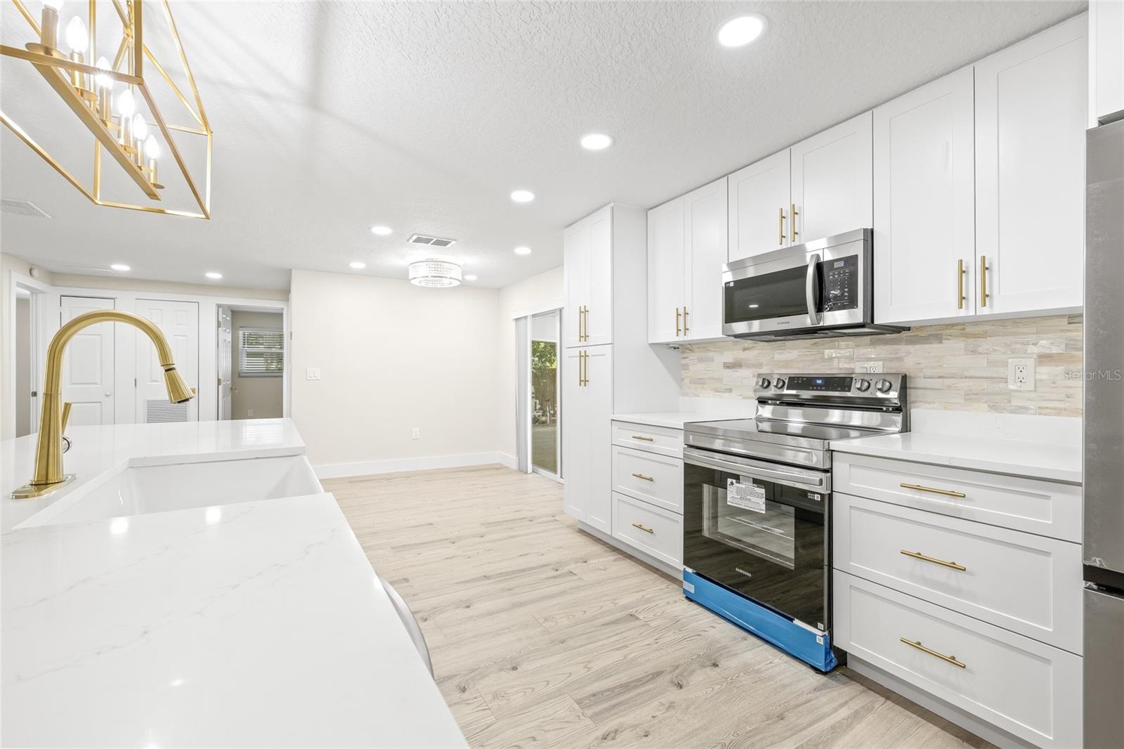 Image 18 of 47 For 70 Horton Circle