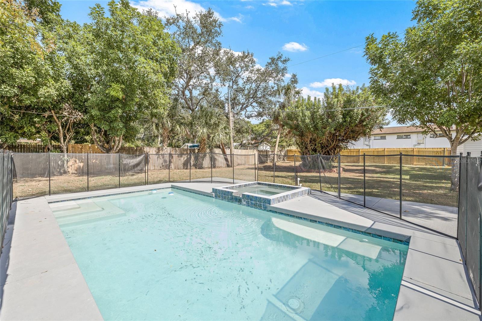 Image 2 of 47 For 70 Horton Circle