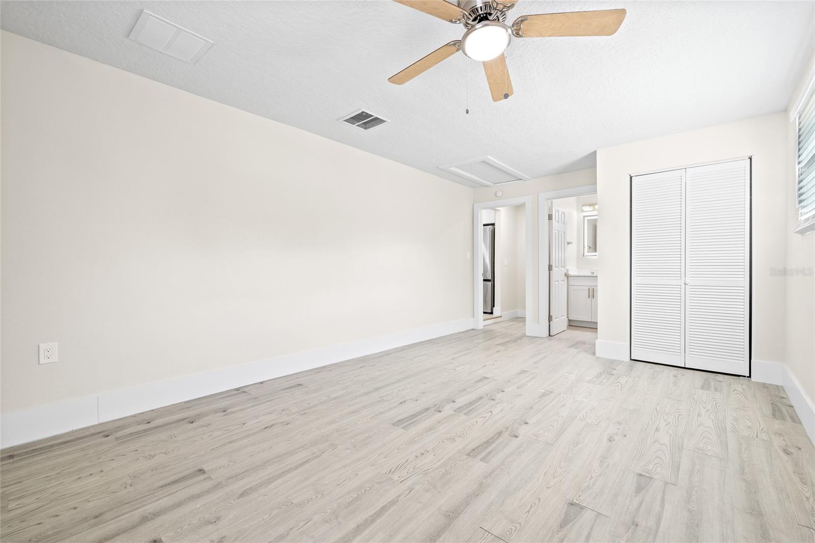 Image 20 of 47 For 70 Horton Circle