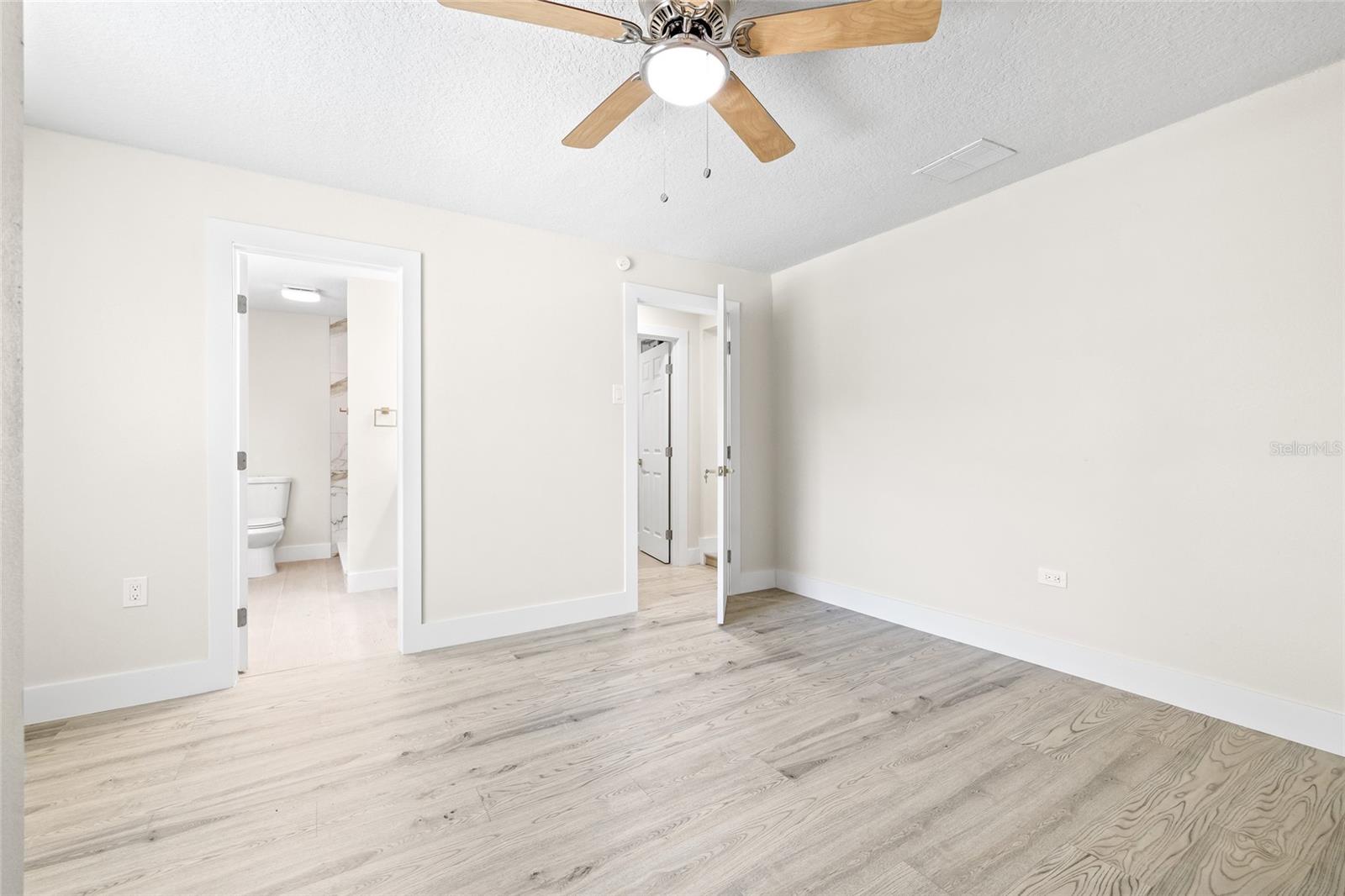 Image 26 of 47 For 70 Horton Circle