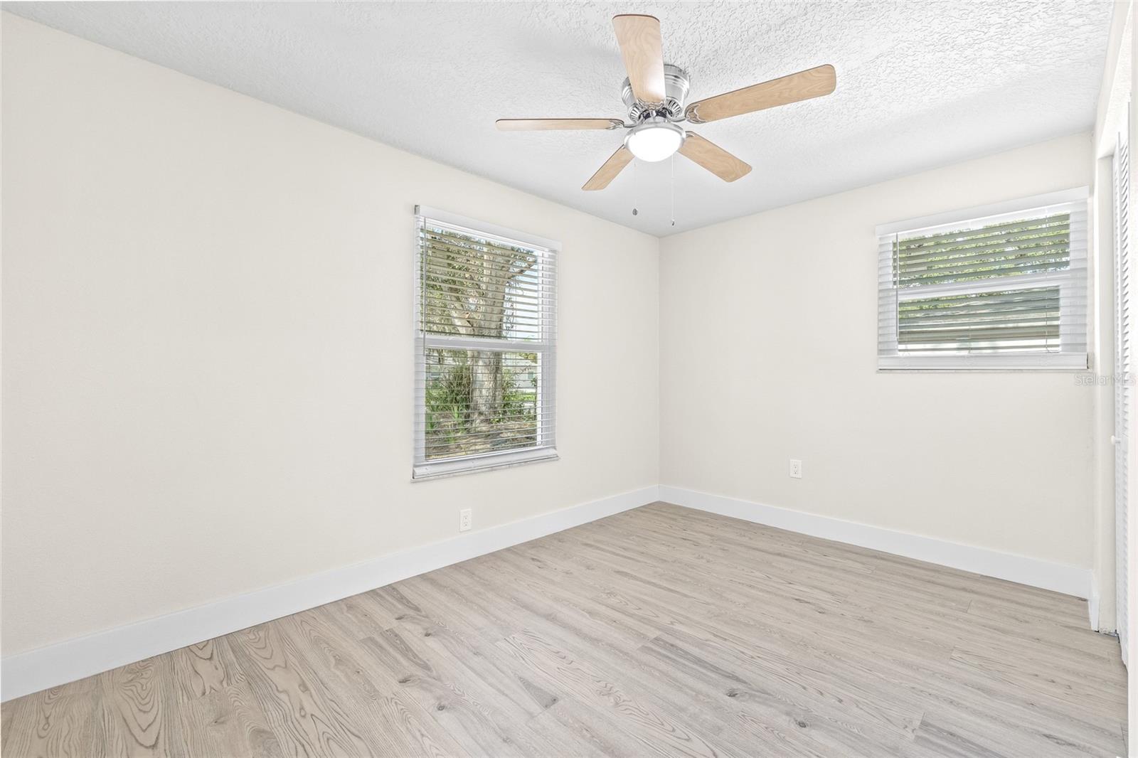 Image 29 of 47 For 70 Horton Circle