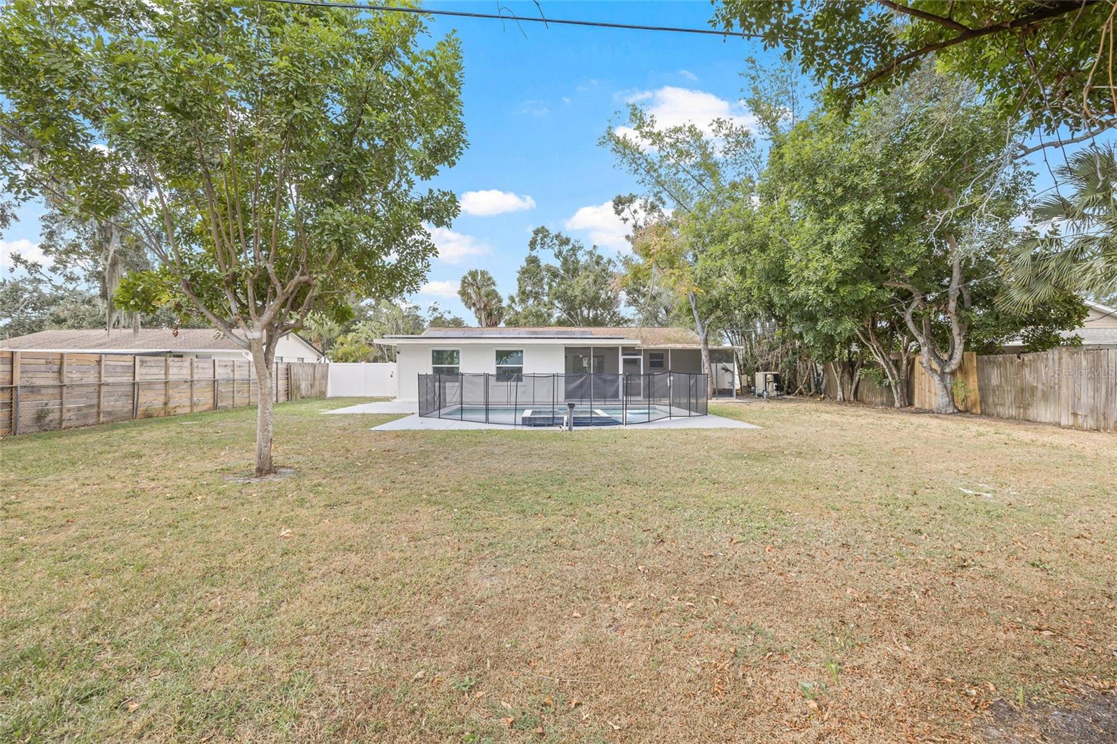 Image 38 of 47 For 70 Horton Circle