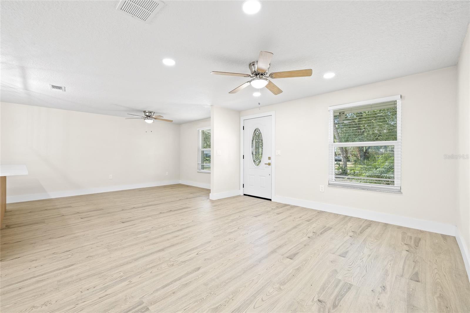 Image 6 of 47 For 70 Horton Circle