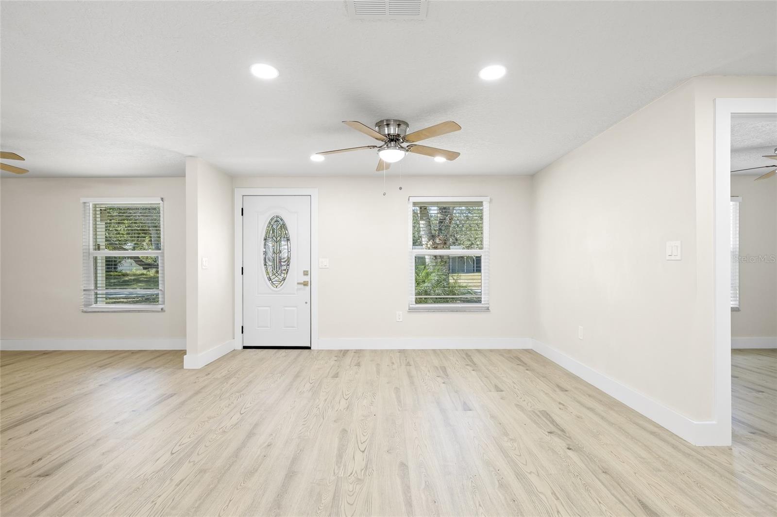 Image 7 of 47 For 70 Horton Circle