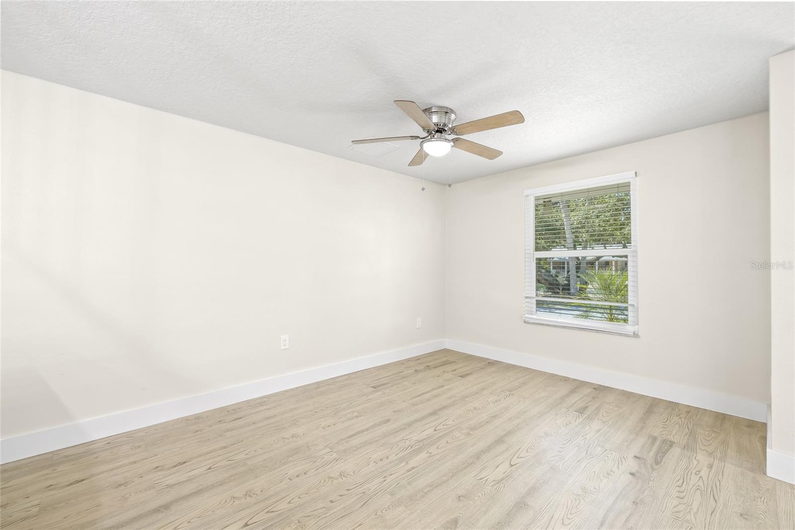 Image 8 of 47 For 70 Horton Circle