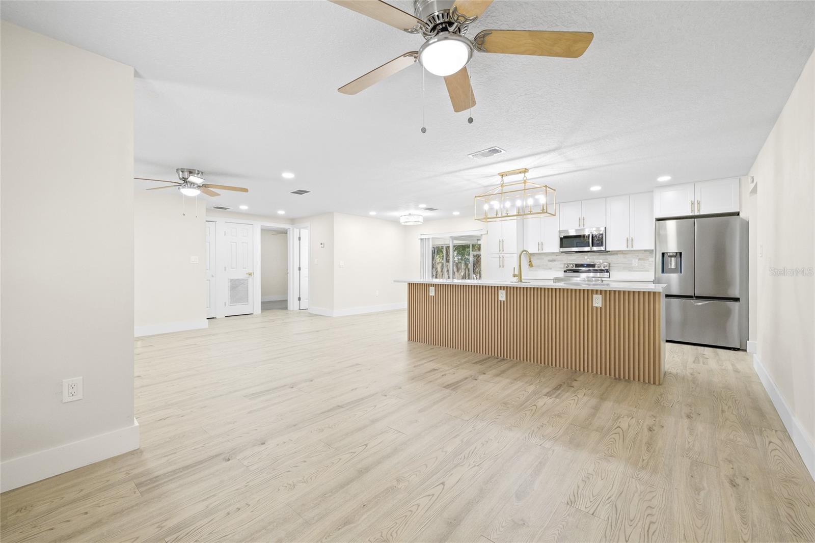 Image 9 of 47 For 70 Horton Circle