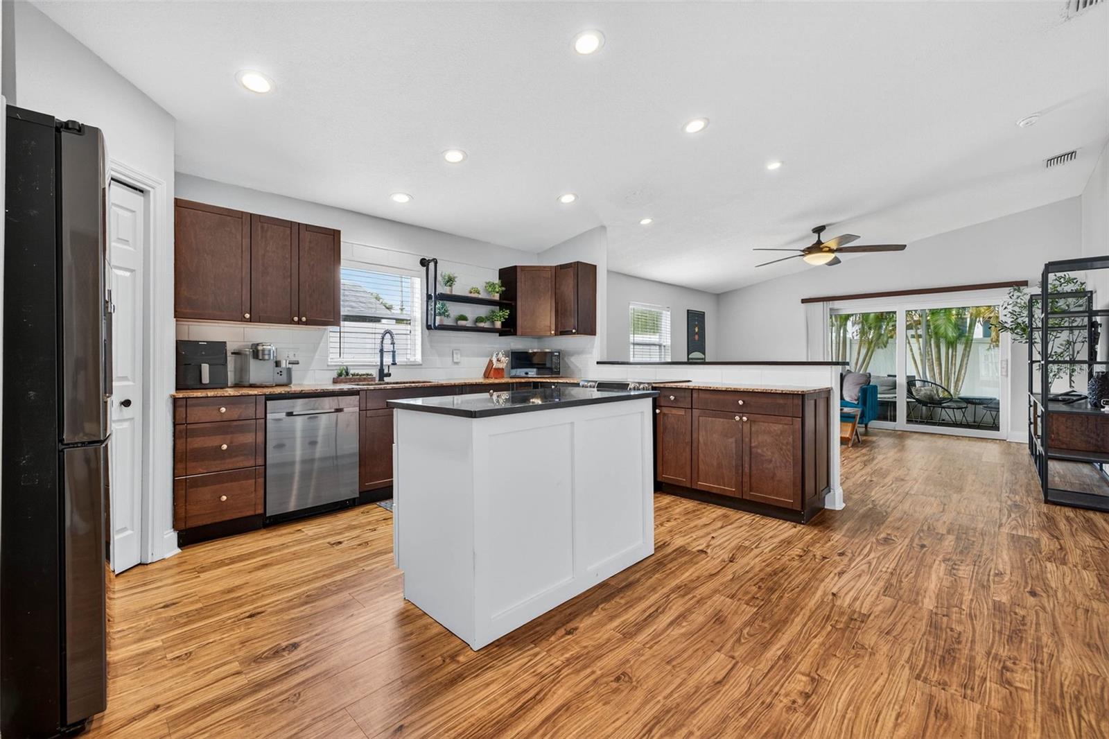 Image 6 of 34 For 3104 15th Street N