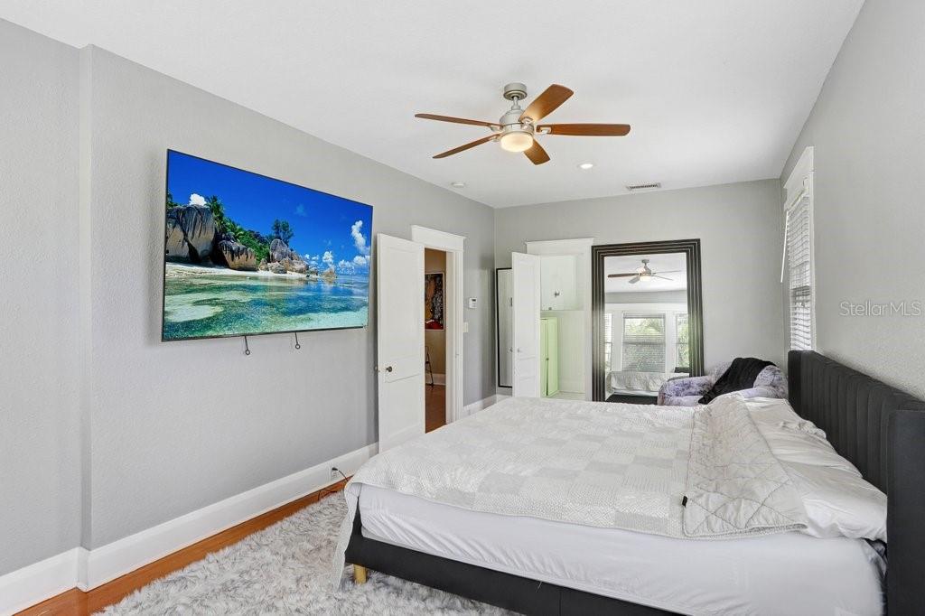 Image 20 of 36 For 1706 Hills Avenue