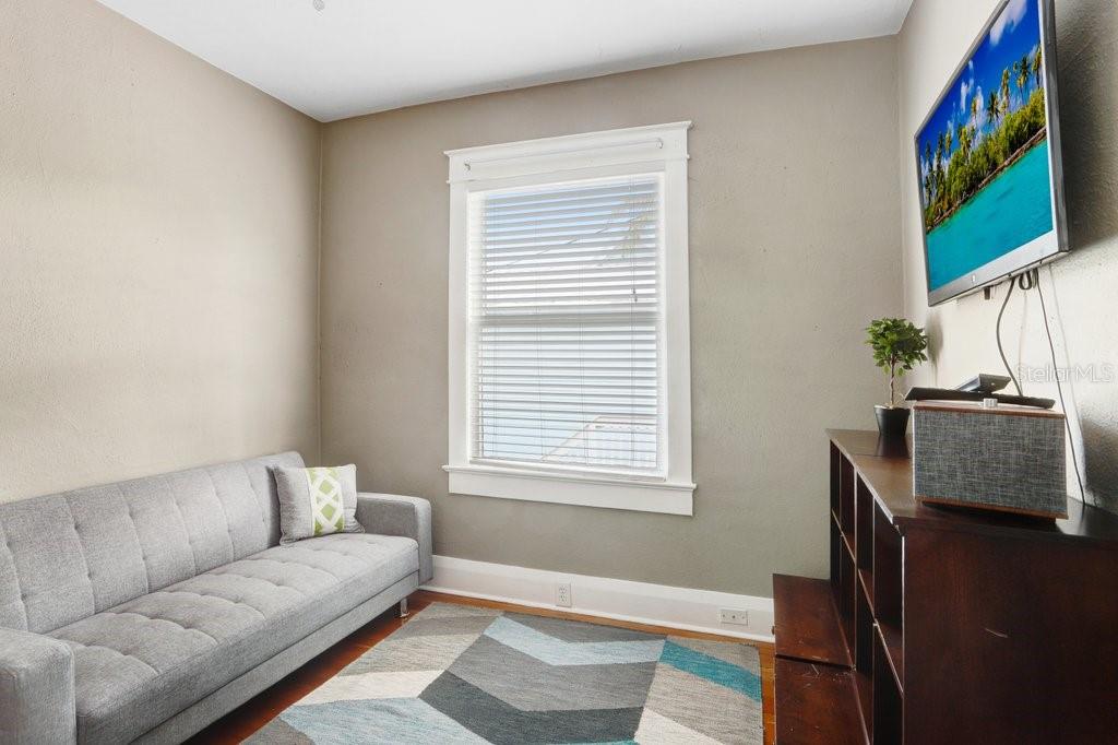 Image 25 of 36 For 1706 Hills Avenue